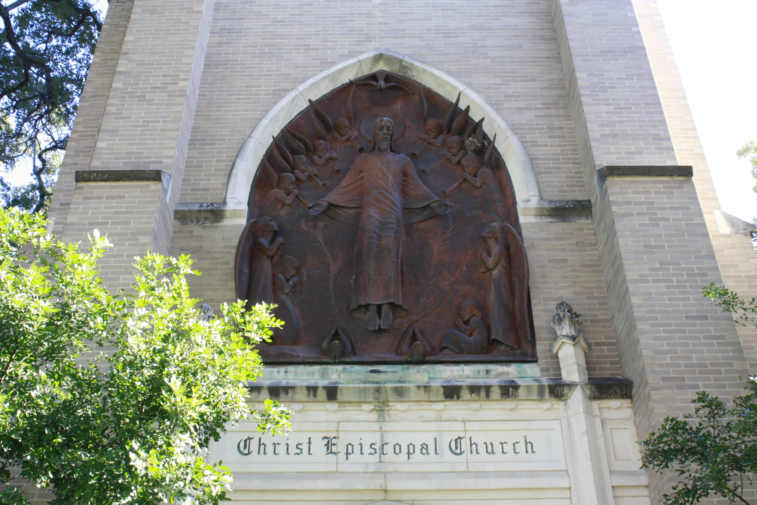 umlauf sculpture above christ episcopal church